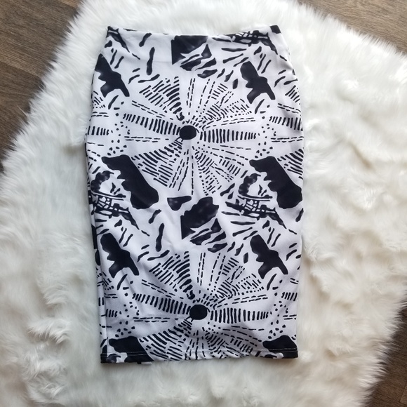 VESTIQUE | Abstract Pencil Skirt - Picture 2 of 4